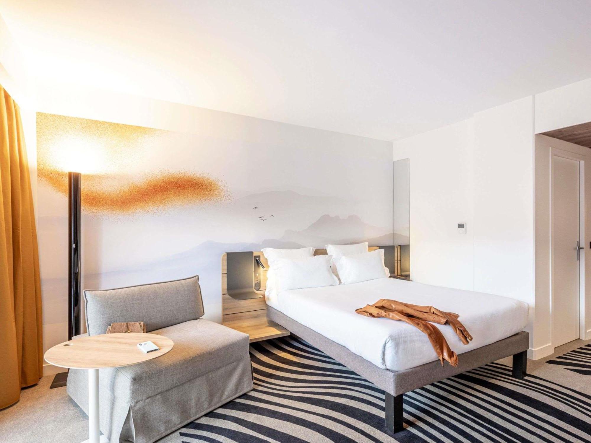 Superior Kamer met 1 Tweepersoonsbed en Slaapbank - Uitzicht op het Dorp
